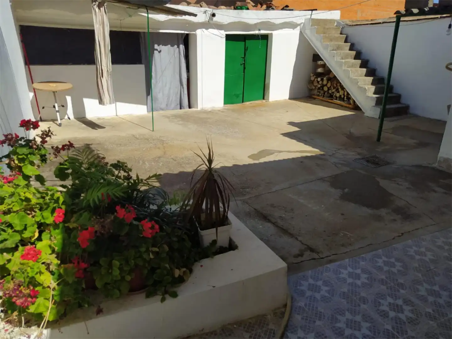 Jardín de Planta baja en venta en Navalvillar de Pela con Aire acondicionado y Amueblado