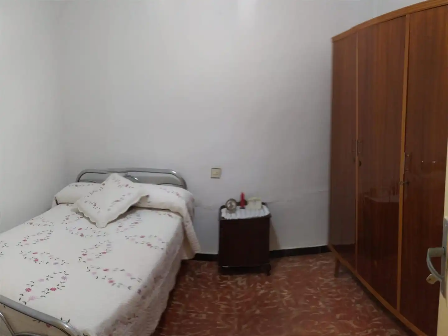 Habitación de Planta baja en venta en Navalvillar de Pela con Aire acondicionado y Amueblado
