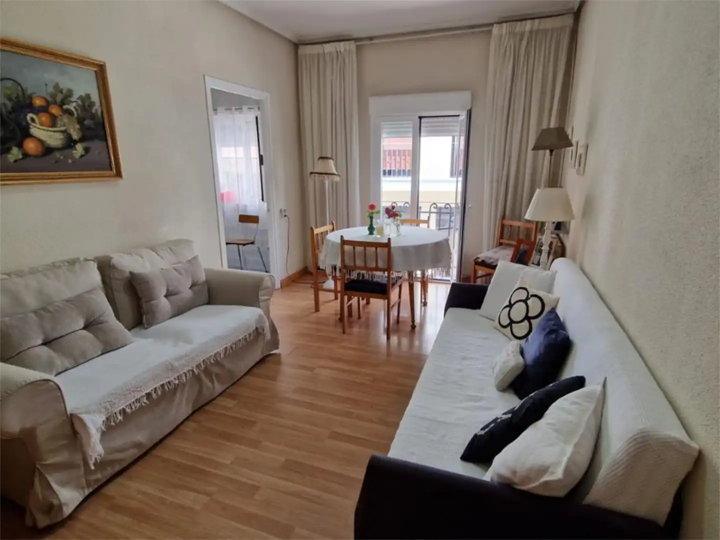 Piso en venta en Calle Barrionuevo, 1, Arévalo Sala de estar de Piso en venta en Arévalo con Calefacción, Jardín privado y Amueblado
