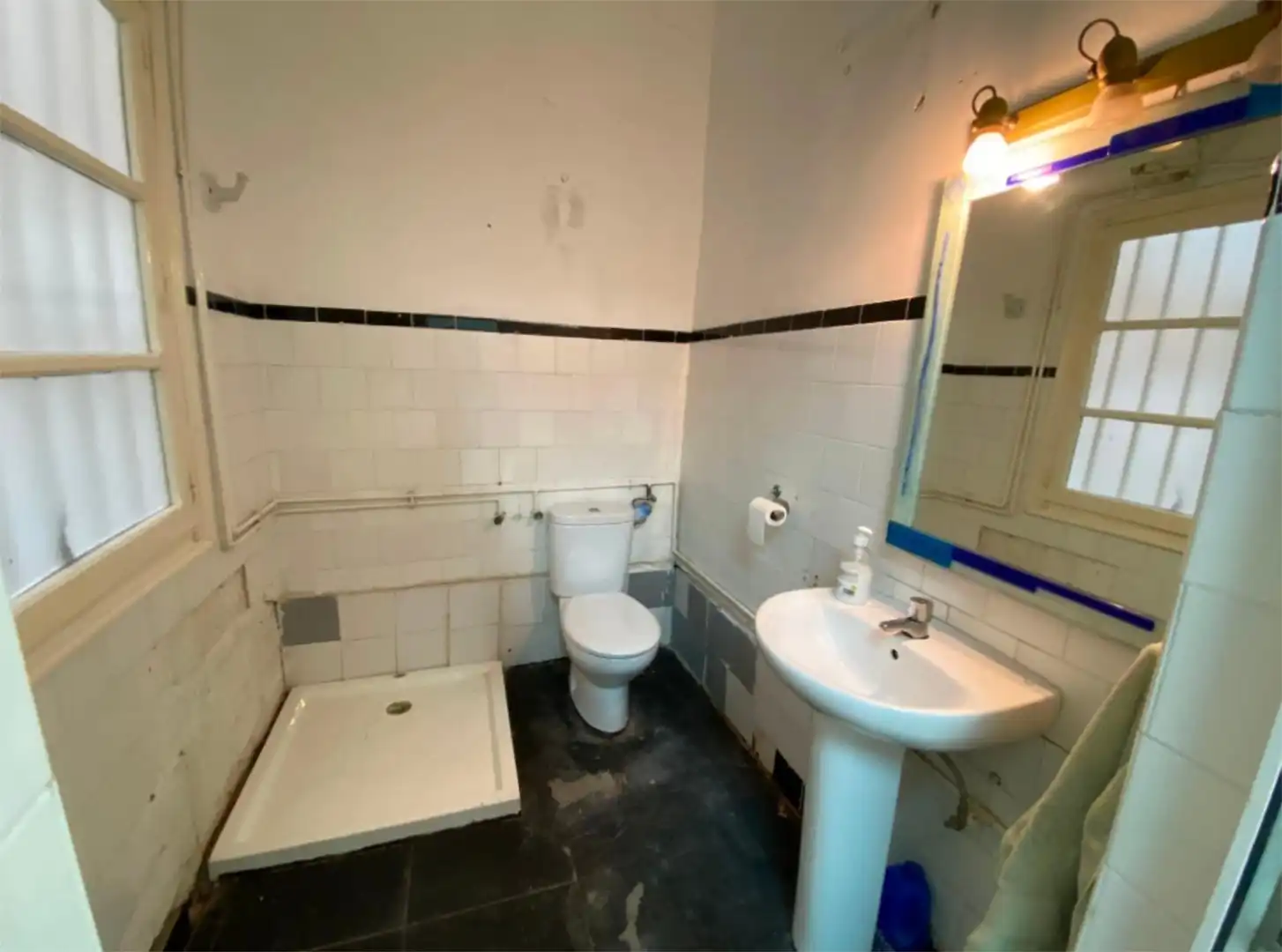 Local en venta en Calle Menéndez Pelayo, 57, El Carril - Paseo de Chapi Baño de Local en venta en Villena