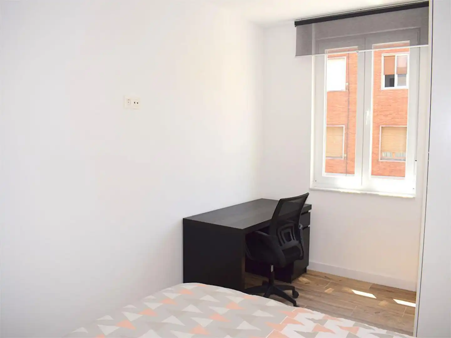 Room in Calle de Van Dyck, 30, Salesas Bedroom of Flat for share in Salamanca with Heating, Parquet flooring and Furnished