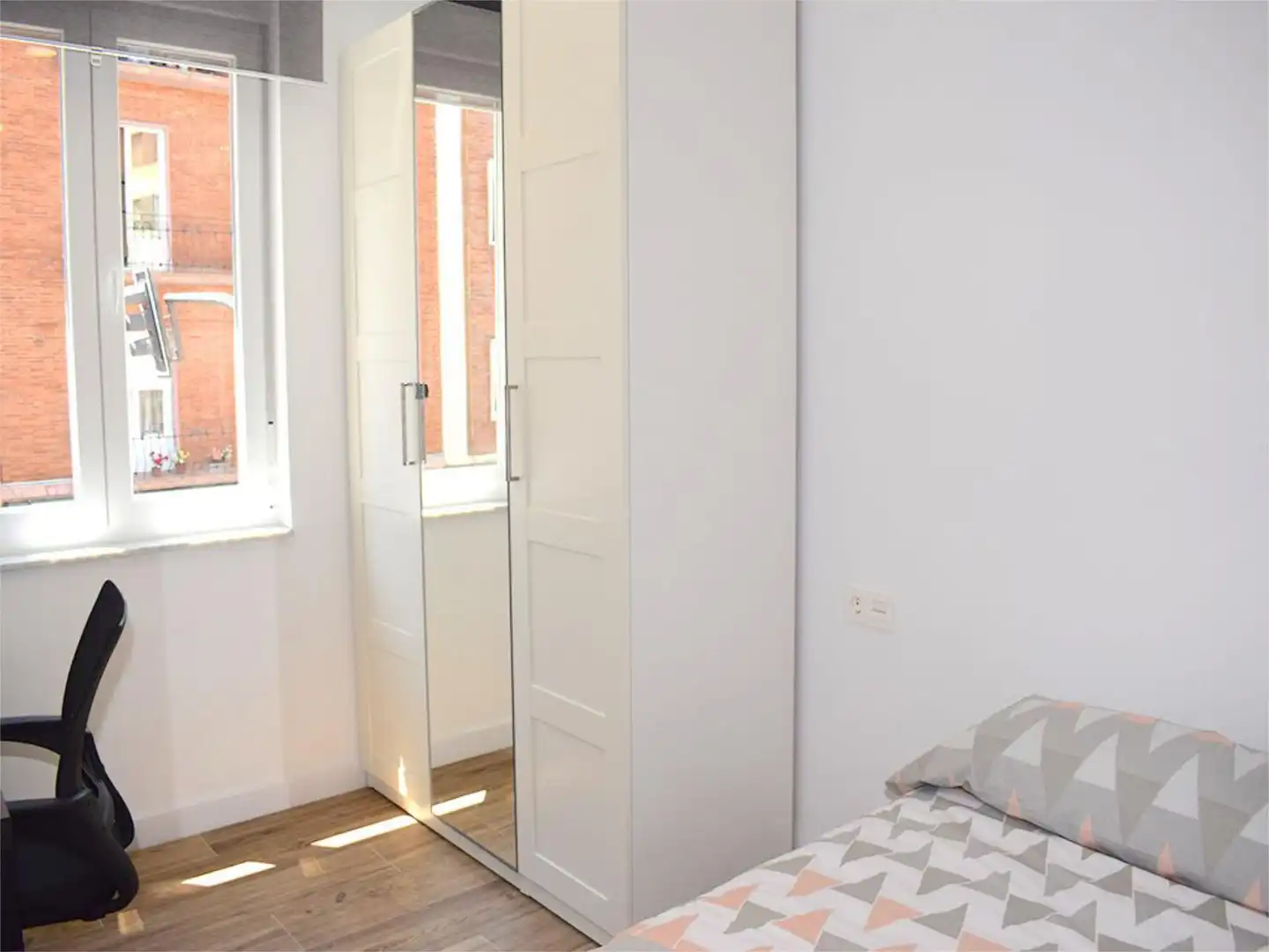 Room in Calle de Van Dyck, 30, Salesas Bedroom of Flat for share in Salamanca with Heating, Parquet flooring and Furnished