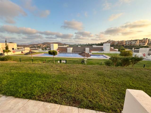 Piso en Alquiler en Ronda del Mulhacen, 1 en Golf Valle Este