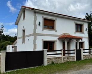 Vista exterior de Casa o xalet en venda en Santa Comba amb Terrassa