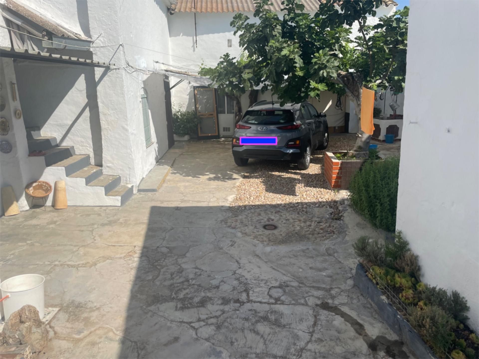 Aparcament de Casa adosada en venda en El Pedernoso   amb Moblat