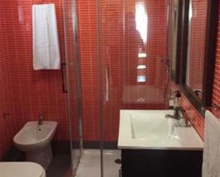 Bathroom of Flat to rent in  Sevilla Capital  with Air Conditioner and Terrace