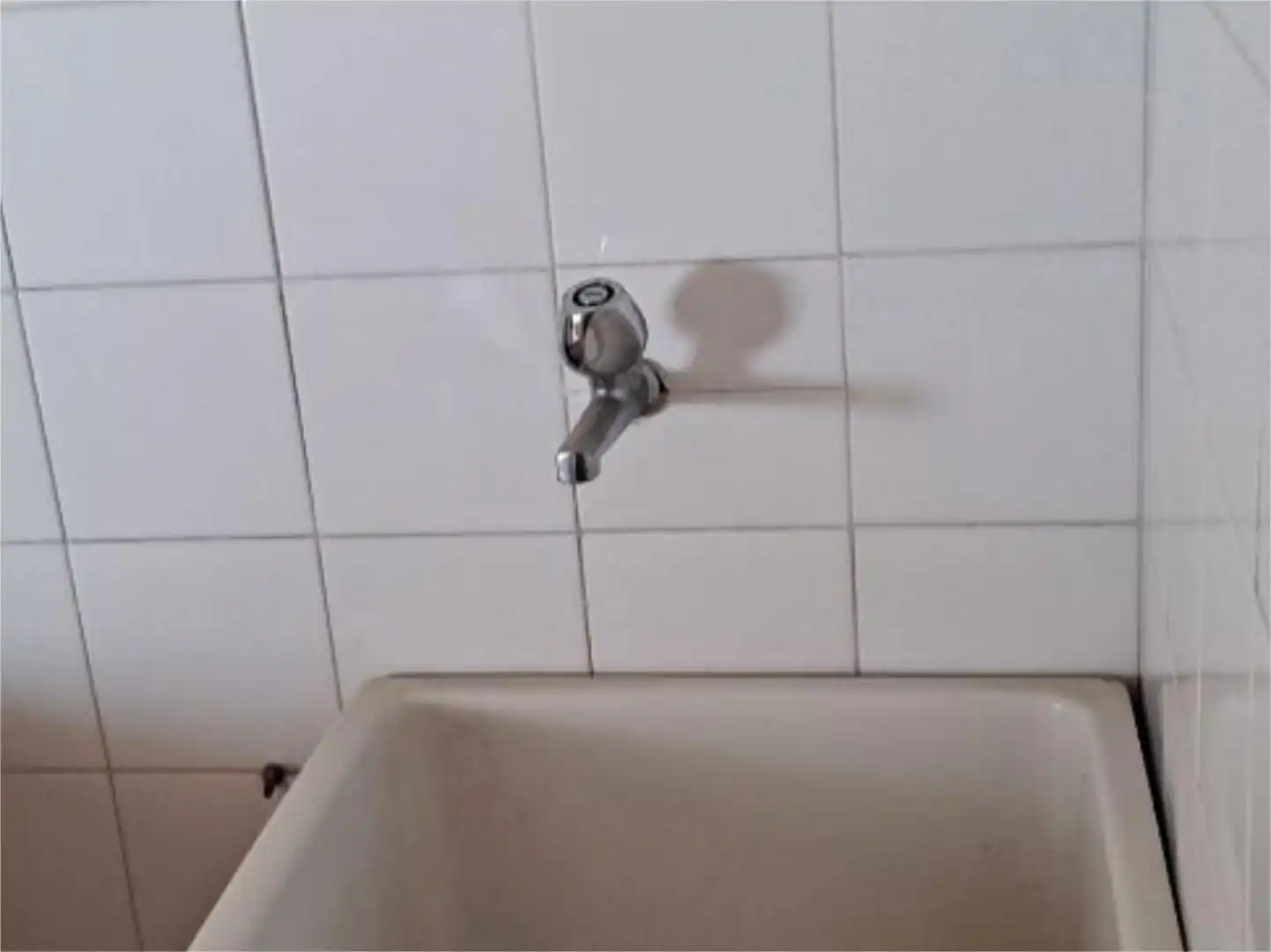 Bathroom of Houses for sale in Madrigal de la Vera  with Private garden, Terrace and Storage room