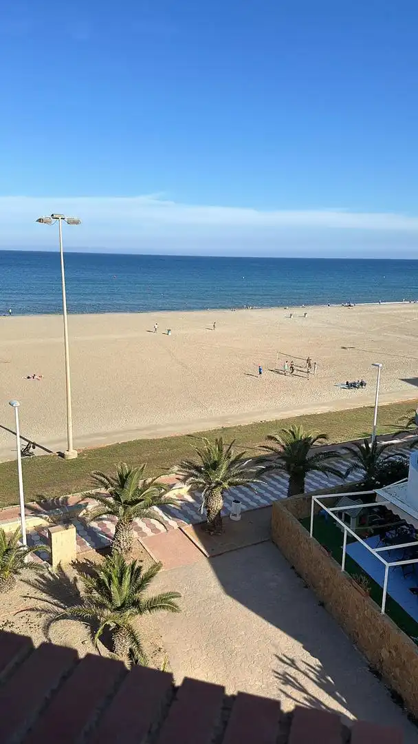 Vista exterior de Piso en venta en Roquetas de Mar con Trastero, Amueblado y Parking comunitario