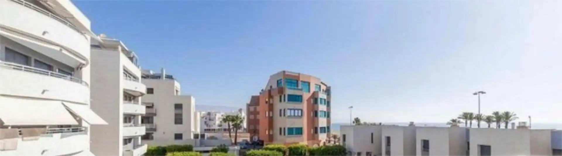 Vista exterior de Piso en venta en Roquetas de Mar con Trastero, Amueblado y Parking comunitario