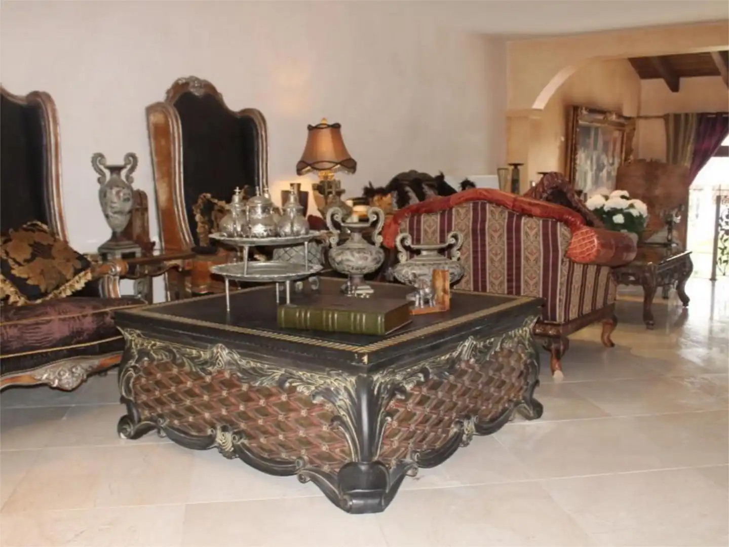 Casa o xalet en venda a Calle Paris, 80b, Aloha Sala d'estar de Casa o xalet en venda en Marbella amb Terrassa i Piscina