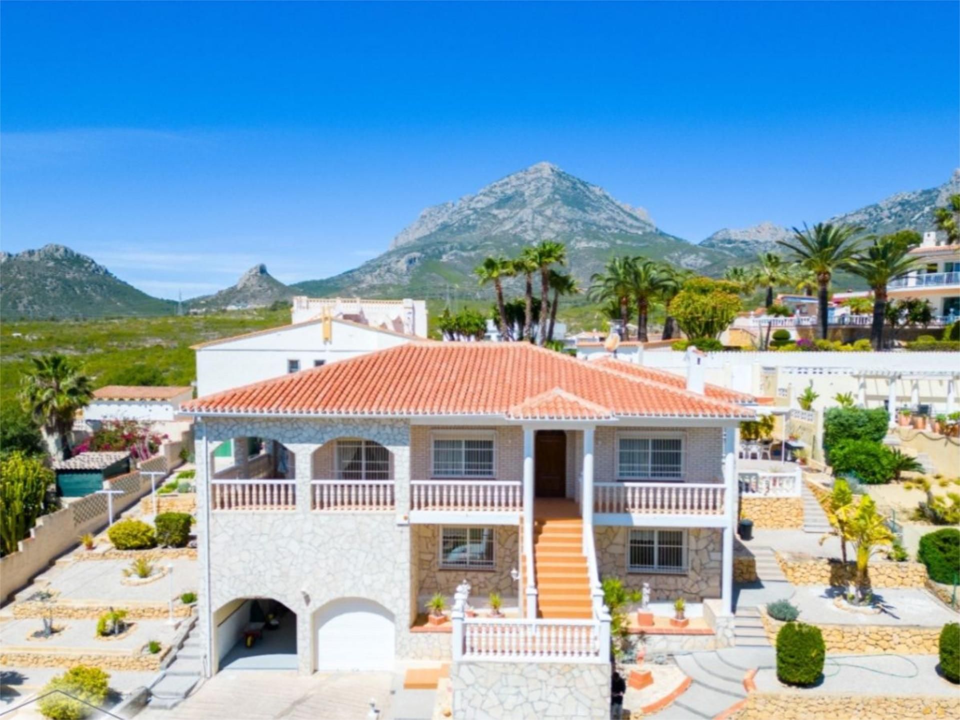 Casa o xalet en venda a Carrer Panama, 58, Coloma Vista exterior de Casa o xalet en venda en La Nucia amb Aire condicionat, Terrassa i Balcó