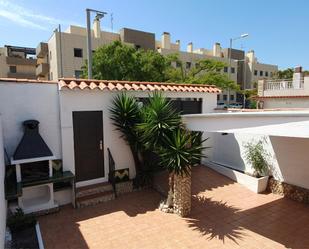 Vista exterior de Casa o xalet en venda en Sant Pere de Ribes amb Terrassa