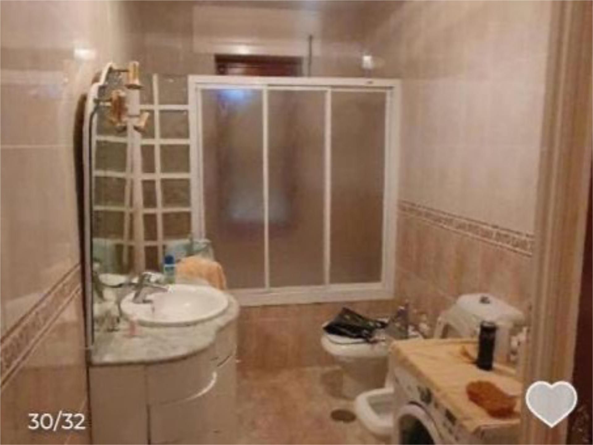 Bathroom of House or chalet for sale in Gordoncillo  with Heating, Private garden and Terrace