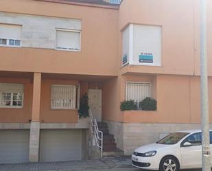 Exterior view of Single-family semi-detached for sale in Ponferrada  with Air Conditioner and Terrace