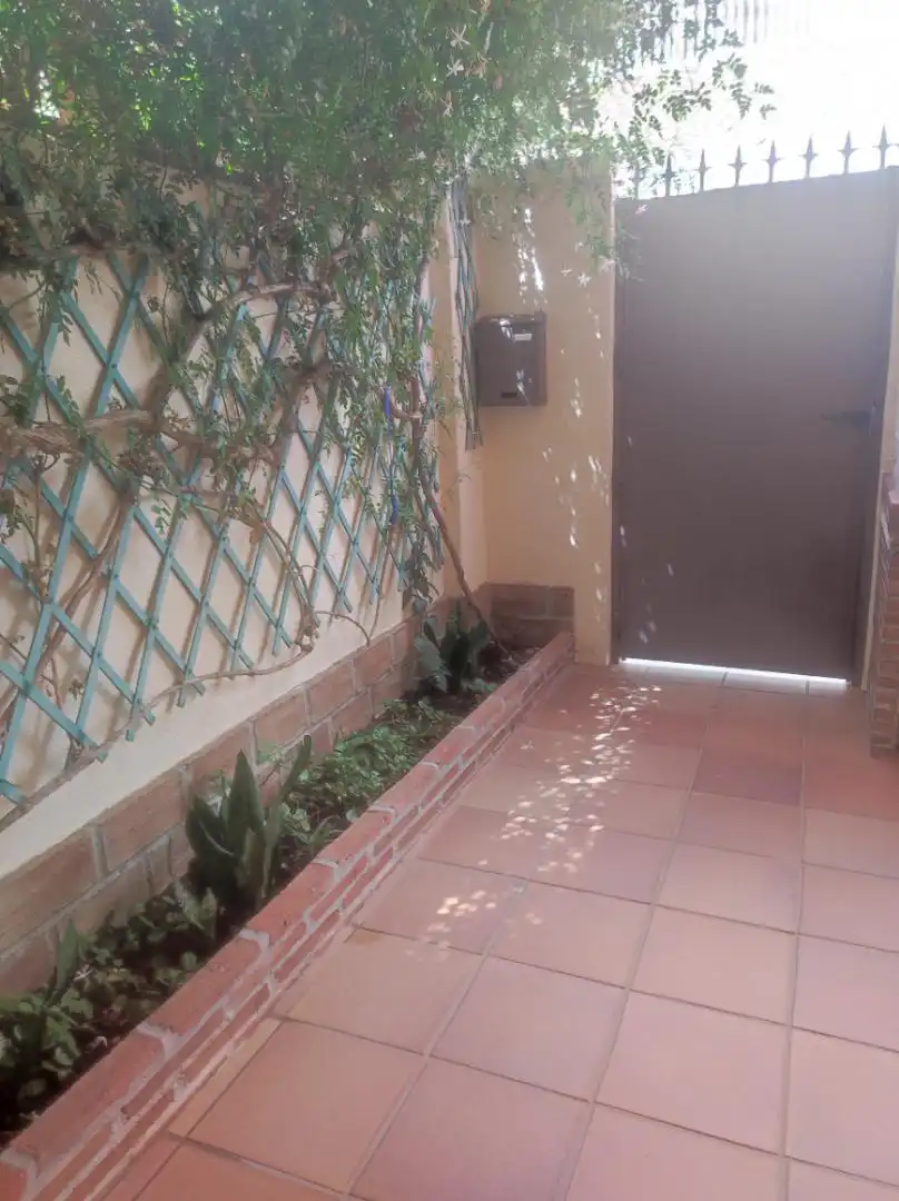 Casa adosada de alquiler en de la Libertad, 28, Santangelo