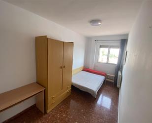 Bedroom of Flat to share in  Granada Capital  with Balcony