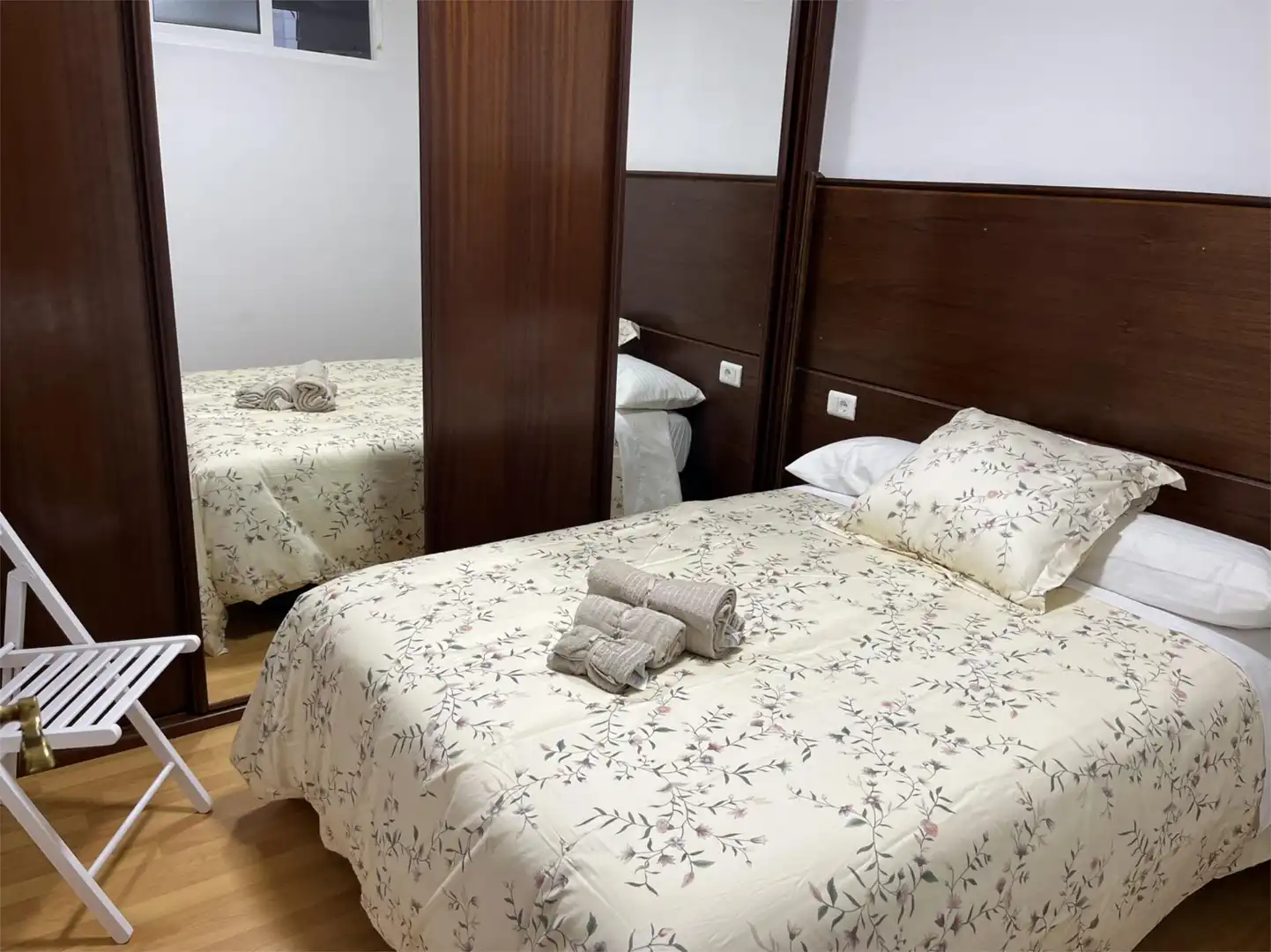 Habitación de Casa adosada de alquiler en Pontevedra Capital  con Amueblado, Lavadora y Microondas