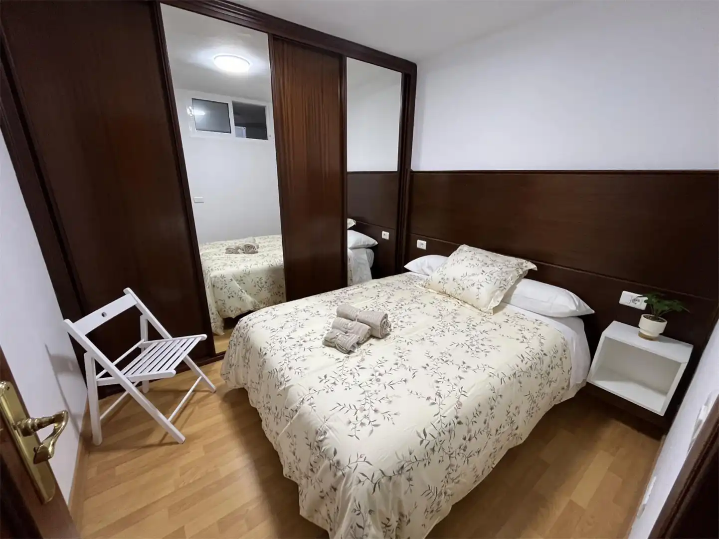 Habitación de Casa adosada de alquiler en Pontevedra Capital  con Amueblado, Lavadora y Microondas