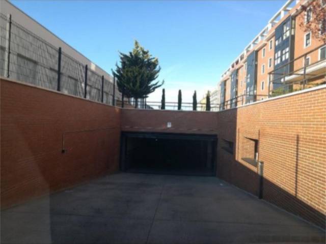 Garaje en Alquiler en Avenida Mercedes Gaibrois, 2 en Las Cañas