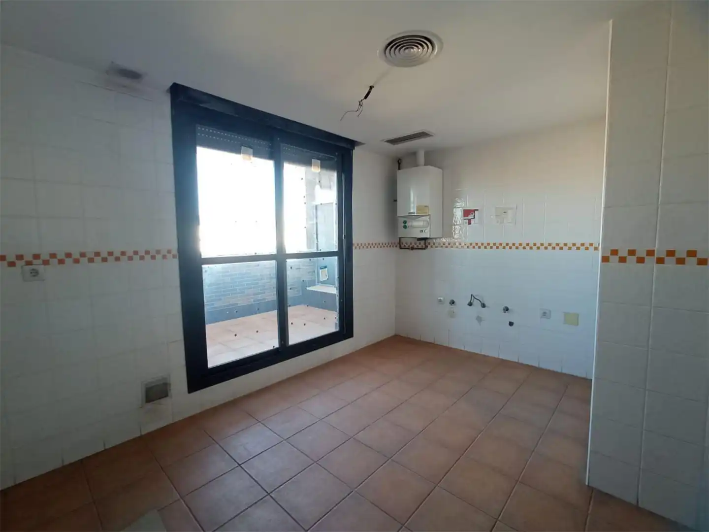 Piso en venta en Calle Los Chopos, 3, Santa Rosa - Valdeolleros Piso en venta en Córdoba Capital con Aire acondicionado, Terraza y Piscina