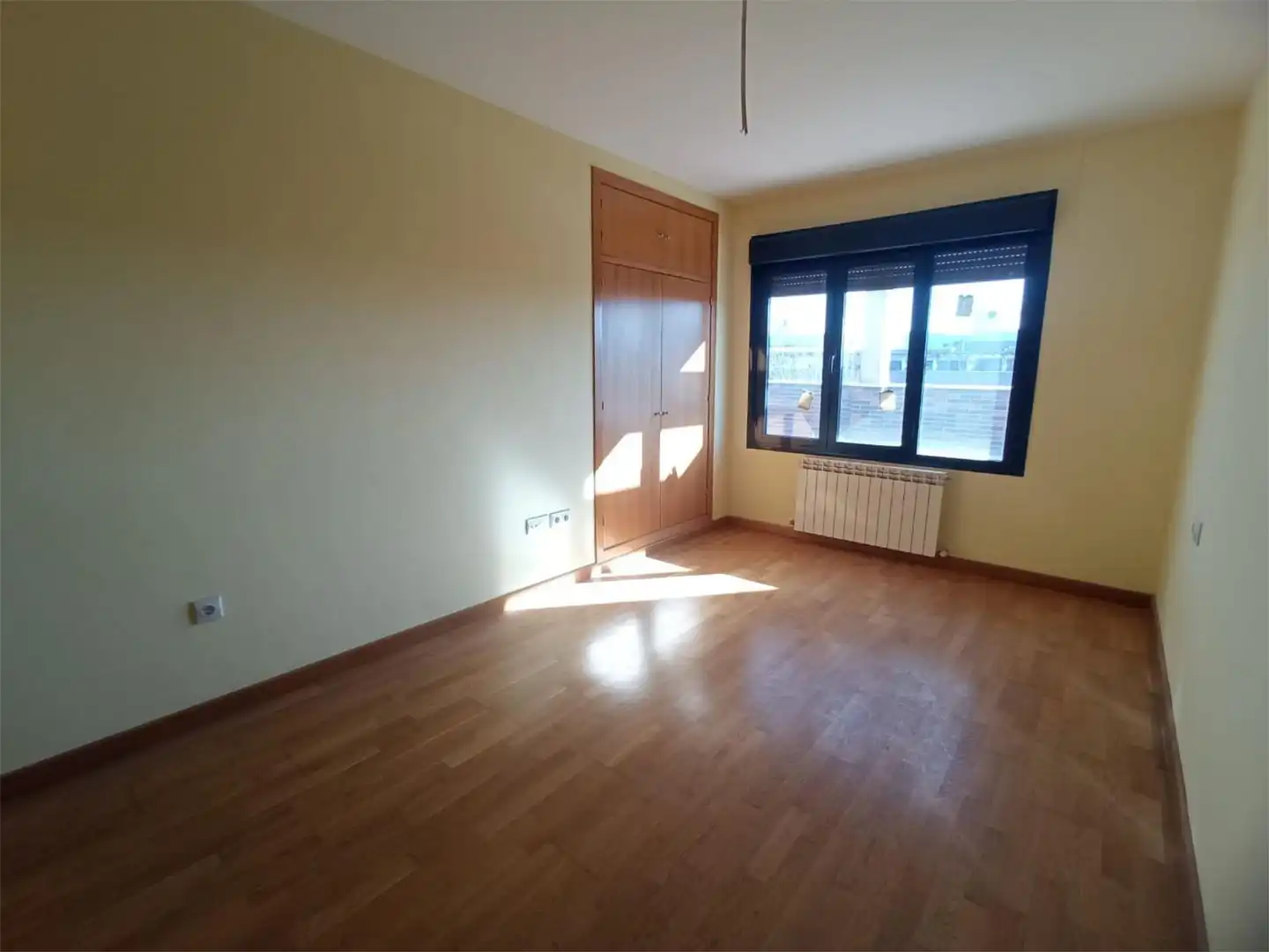Piso en venta en Calle Los Chopos, 3, Santa Rosa - Valdeolleros Habitación de Piso en venta en Córdoba Capital con Aire acondicionado, Terraza y Piscina