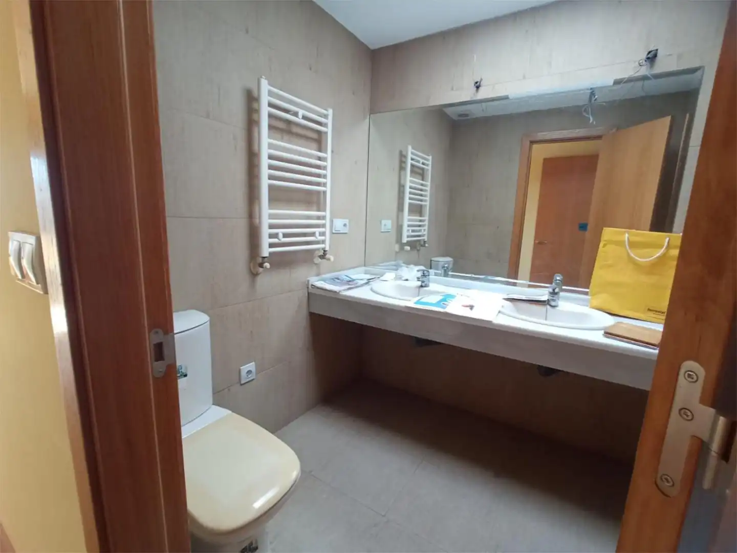 Piso en venta en Calle Los Chopos, 3, Santa Rosa - Valdeolleros Baño de Piso en venta en Córdoba Capital con Aire acondicionado, Terraza y Piscina