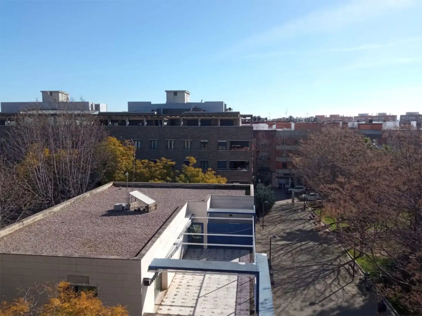 Piso en venta en Calle Los Chopos, 3, Santa Rosa - Valdeolleros Vista exterior de Piso en venta en Córdoba Capital con Aire acondicionado, Terraza y Piscina