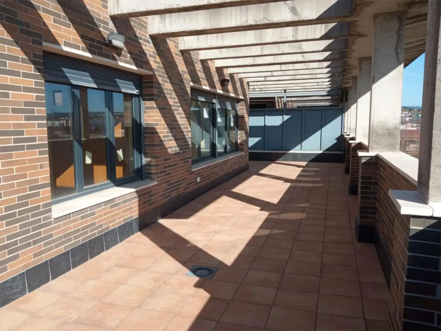 Piso en venta en Calle Los Chopos, 3, Santa Rosa - Valdeolleros Terraza de Piso en venta en Córdoba Capital con Aire acondicionado, Terraza y Piscina