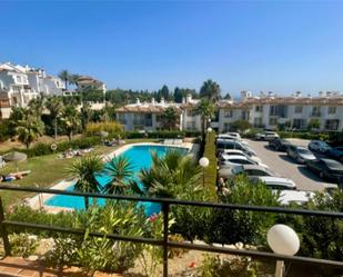 Vista exterior de Pis en venda en Mijas amb Terrassa i Piscina