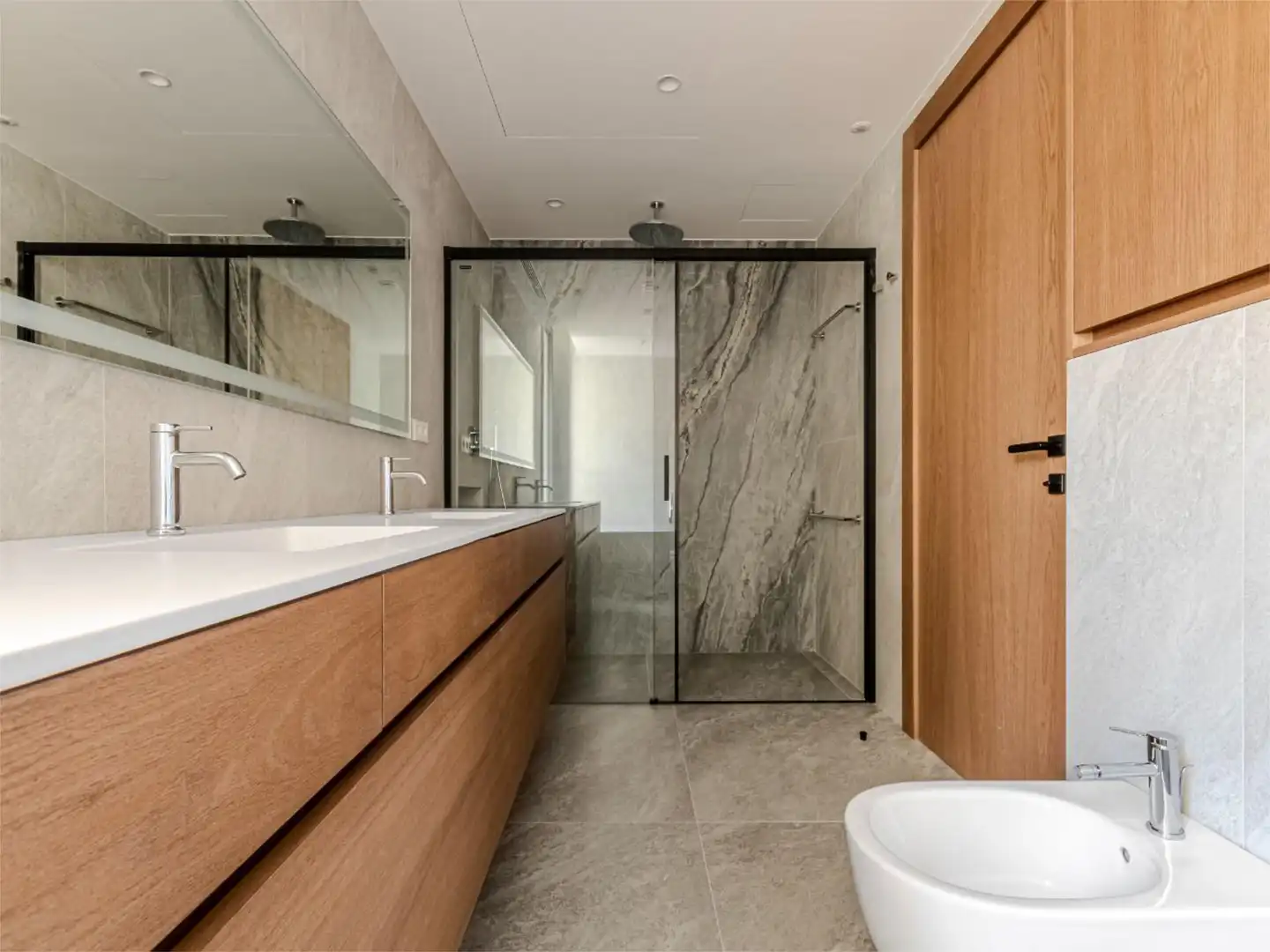 Bathroom of Flat for sale in Castell d'Aro, Platja d'Aro i s'Agaró  with Air Conditioner, Heating and Private garden