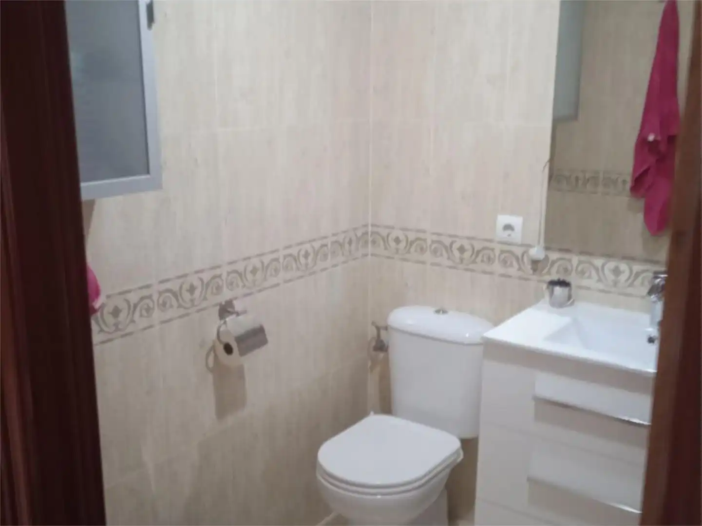 Room in Avenida de Gregorio Prieto, 6, El Tejar - Hacienda Bizcochero Bathroom of Flat for share in Málaga with Private garden, Swimming Pool and Furnished