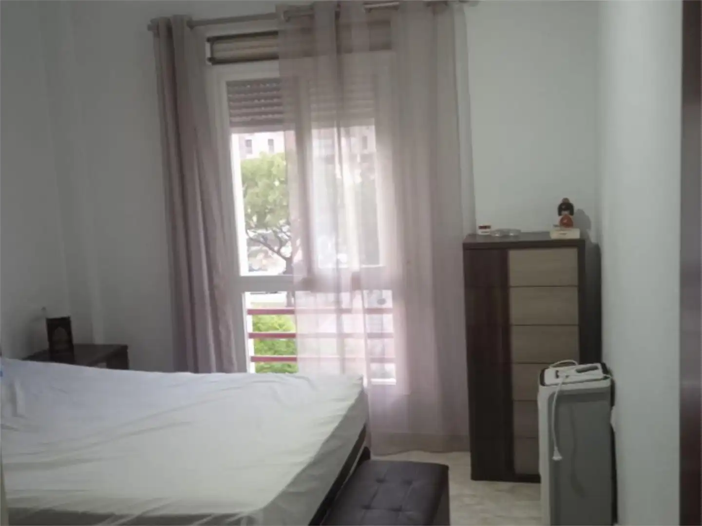 Room in Avenida de Gregorio Prieto, 6, El Tejar - Hacienda Bizcochero Bedroom of Flat for share in Málaga with Private garden, Swimming Pool and Furnished