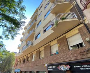 Exterior view of Flat for sale in  Barcelona Capital  with Air Conditioner