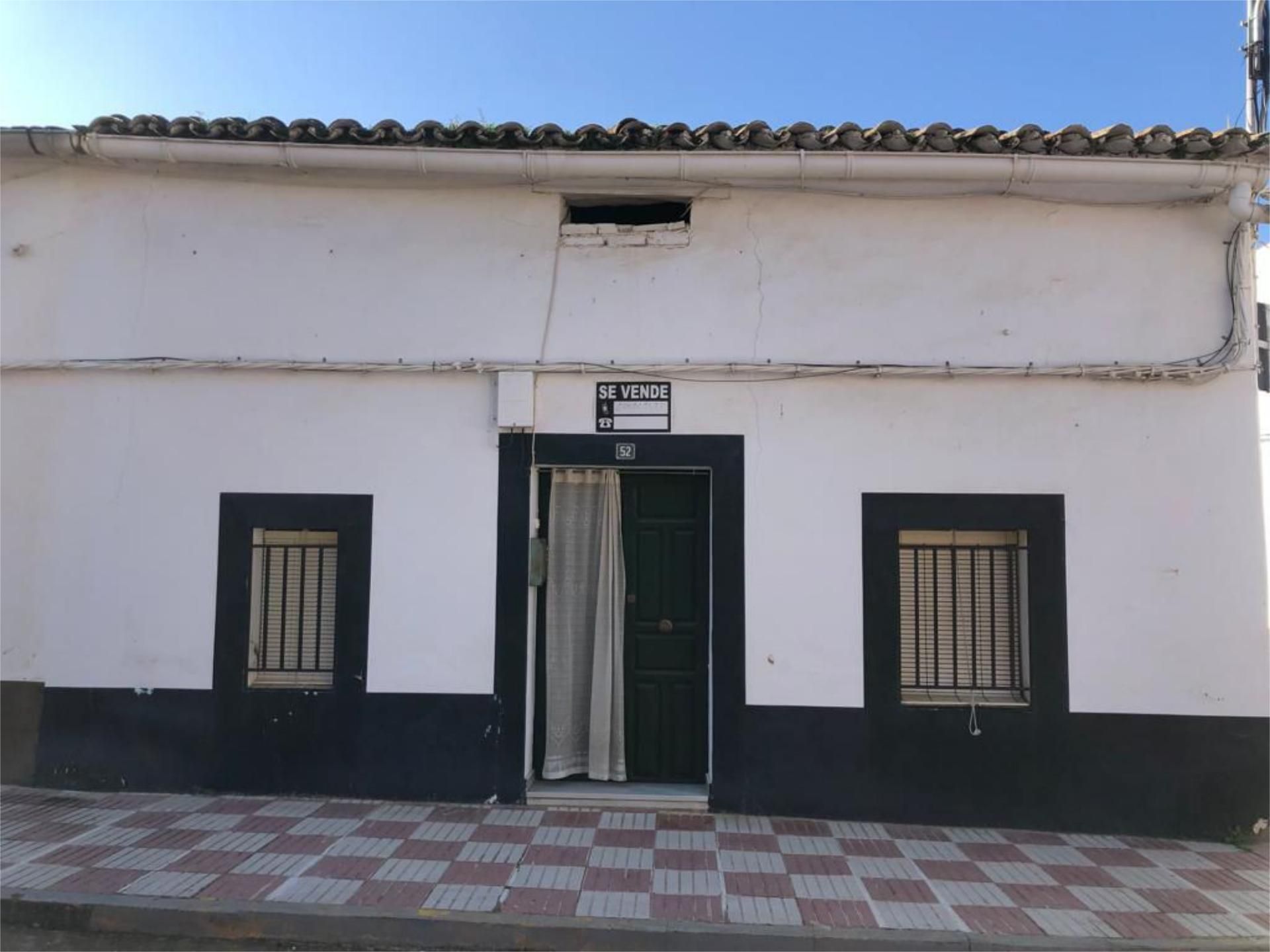 Vista exterior de Planta baixa en venda en Navalvillar de Pela amb Aire condicionat i Moblat