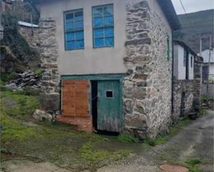 Exterior view of House or chalet for sale in Manzaneda