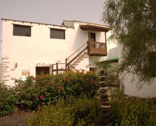 Vista exterior de Casa o xalet en venda en Antigua amb Terrassa i Balcó