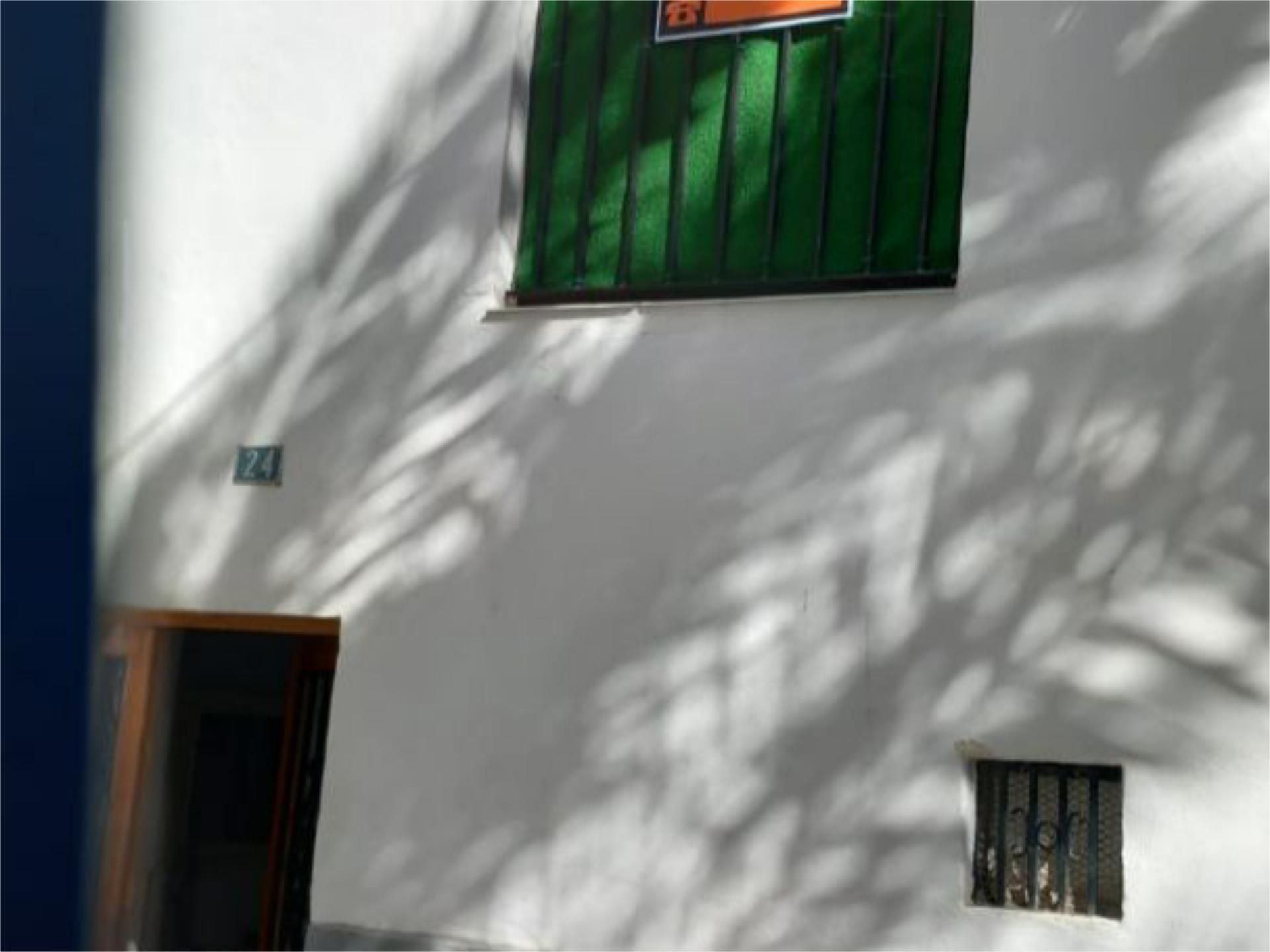 Vista exterior de Casa adosada en venda en Cazorla amb Aire condicionat, Terrassa i Traster