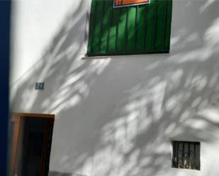 Vista exterior de Casa adosada en venda en Cazorla amb Aire condicionat, Terrassa i Traster