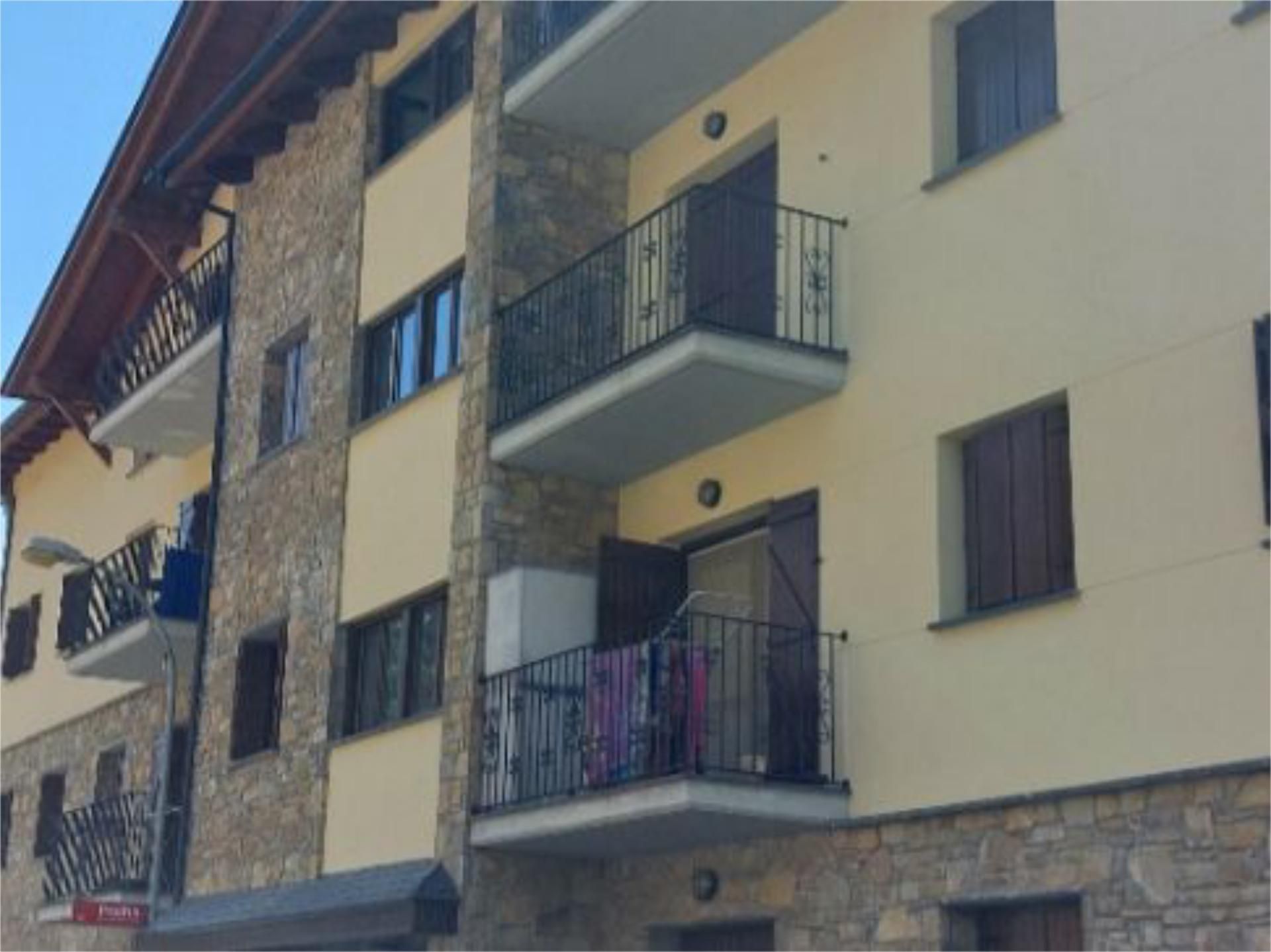 Vista exterior de Pis en venda en Campo amb Calefacció, Parquet i Terrassa