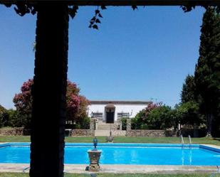 Piscina de Casa o xalet en venda en Lora del Río amb Terrassa i Piscina