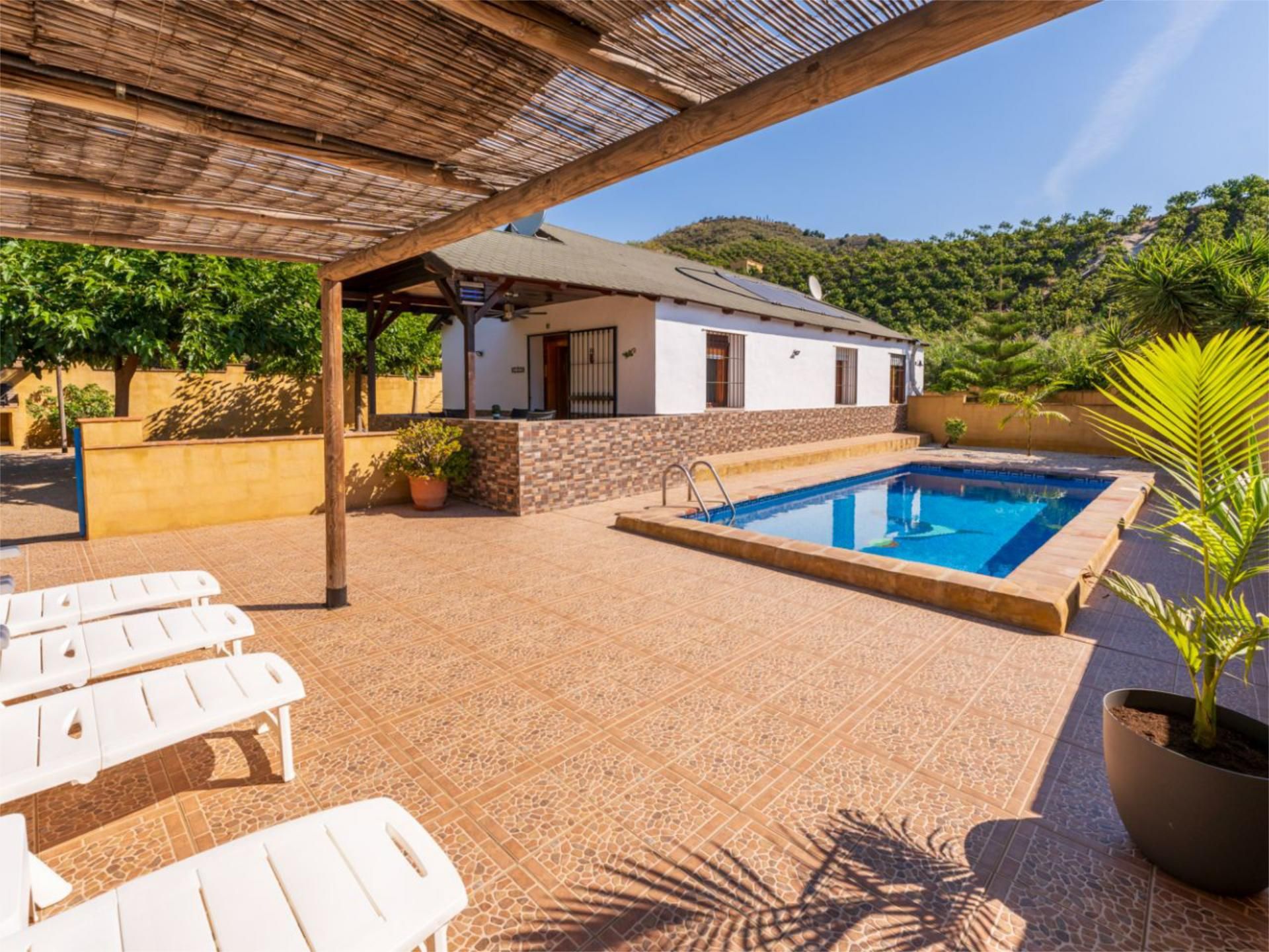 Piscina de Finca rústica en venda en Vélez-Málaga amb Aire condicionat, Terrassa i Piscina