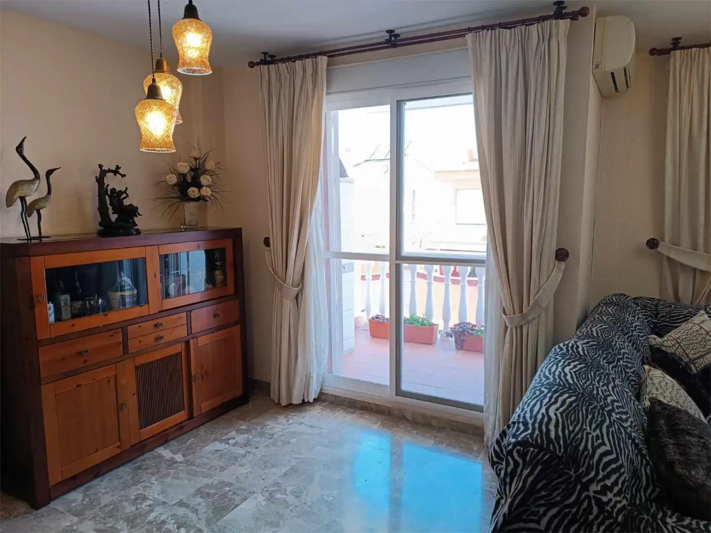 Casa o xalet en venda a Calle de los Cooperantes, 10, Manantiales - Lagar - Cortijo Dormitori de Casa o xalet en venda en Alhaurín de la Torre amb Aire condicionat, Calefacció i Jardí privat