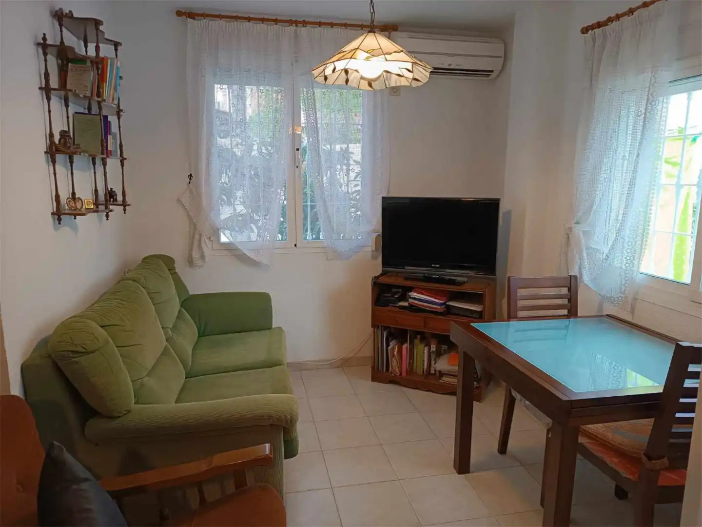 Casa o xalet en venda a Calle de los Cooperantes, 10, Manantiales - Lagar - Cortijo Sala d'estar de Casa o xalet en venda en Alhaurín de la Torre amb Aire condicionat, Calefacció i Jardí privat