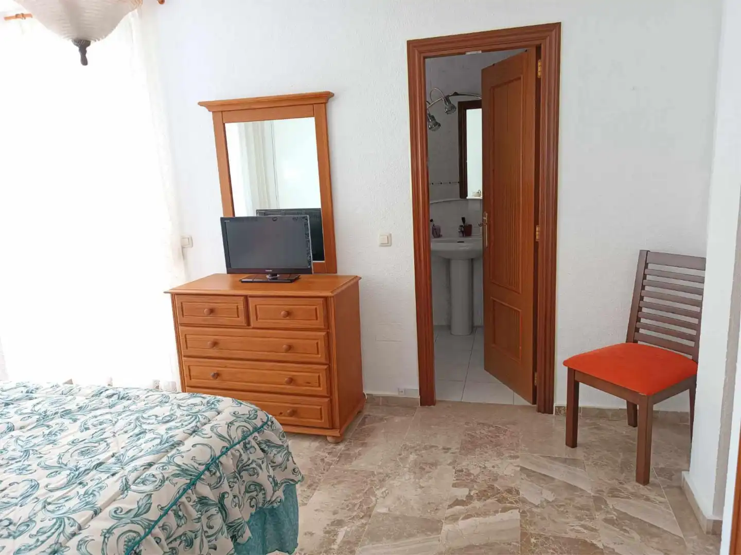 Casa o xalet en venda a Calle de los Cooperantes, 10, Manantiales - Lagar - Cortijo Dormitori de Casa o xalet en venda en Alhaurín de la Torre amb Aire condicionat, Calefacció i Jardí privat