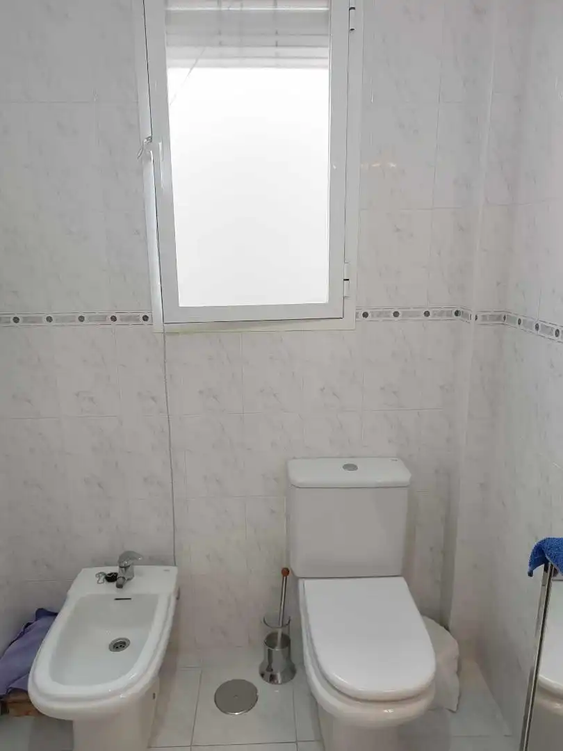 Casa o xalet en venda a Calle de los Cooperantes, 10, Manantiales - Lagar - Cortijo Bany de Casa o xalet en venda en Alhaurín de la Torre amb Aire condicionat, Calefacció i Jardí privat