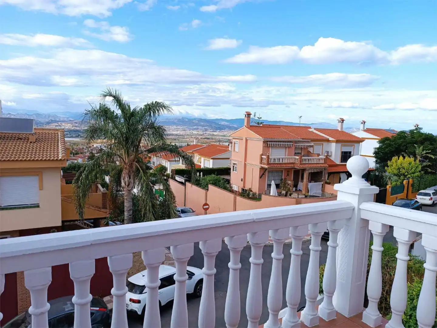 Casa o xalet en venda a Calle de los Cooperantes, 10, Manantiales - Lagar - Cortijo Vista exterior de Casa o xalet en venda en Alhaurín de la Torre amb Aire condicionat, Calefacció i Jardí privat