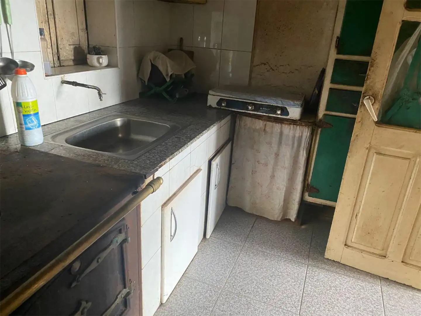 Casa adosada en venta en Carretera de Sampaio, Ribadavia Cocina de Casa adosada en venta en Ribadavia