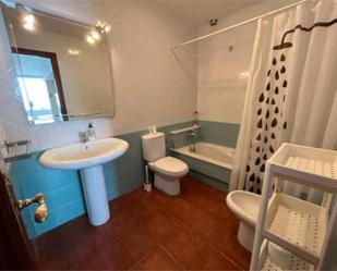 Bathroom of Flat to rent in Noia