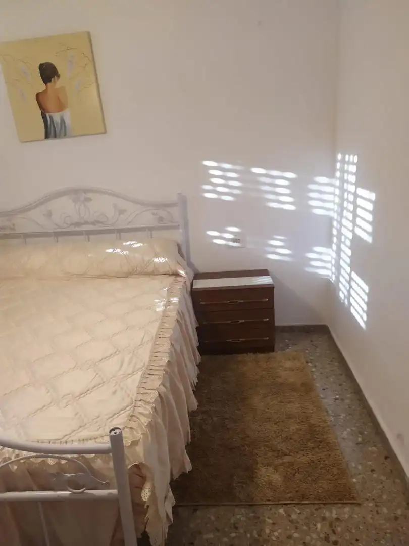 Bedroom of Flat for share in Alzira  with Oven, Washing machine and Microwave