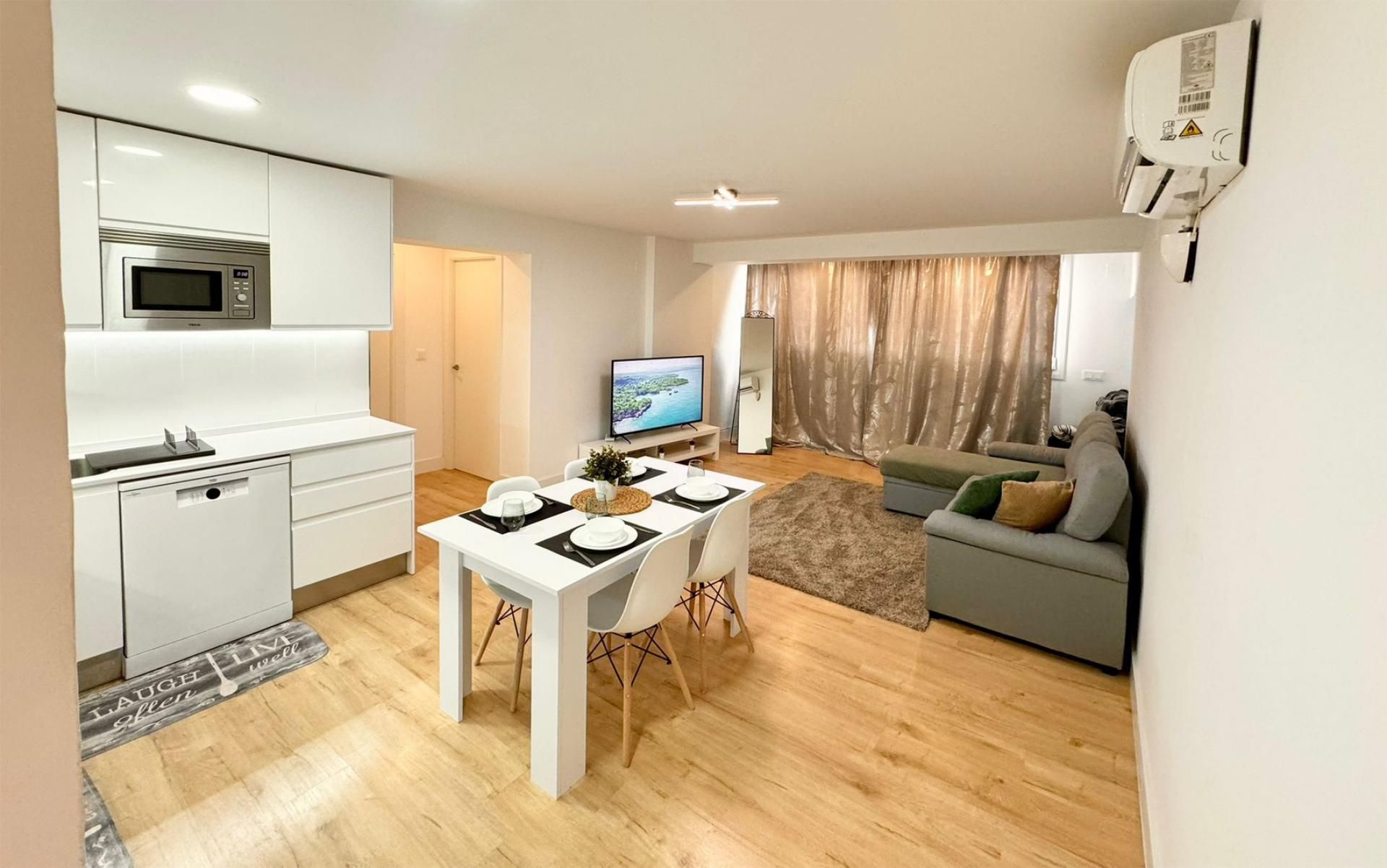 Sala d'estar de Apartament de lloguer en Málaga Capital amb Aire condicionat, Calefacció i Parquet